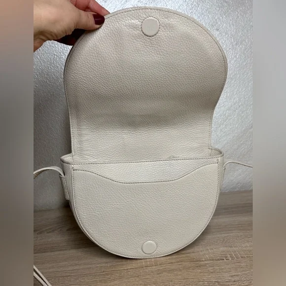 Tory Burch Cream Leather Serif T Crossbody Saddle Bag Purse - Picture 6 of 16